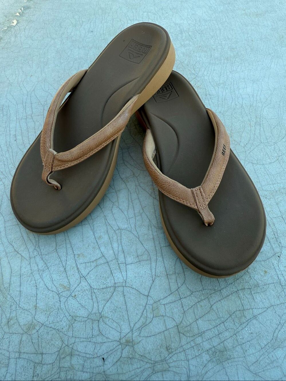 Reef Cushion Cloud wedge flip flop tan sandals sz 8